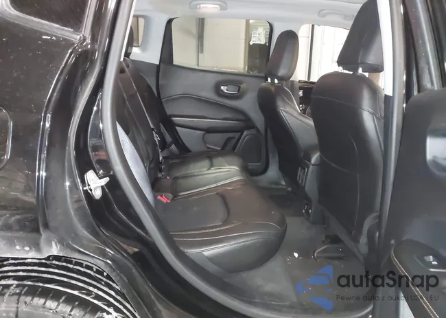 3C4NJDCB1JT199586: 43908809