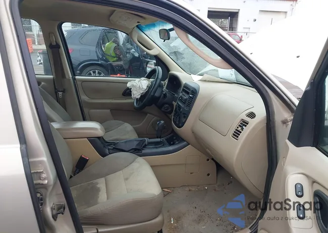 1FMYU02Z45KA23422: 43909924