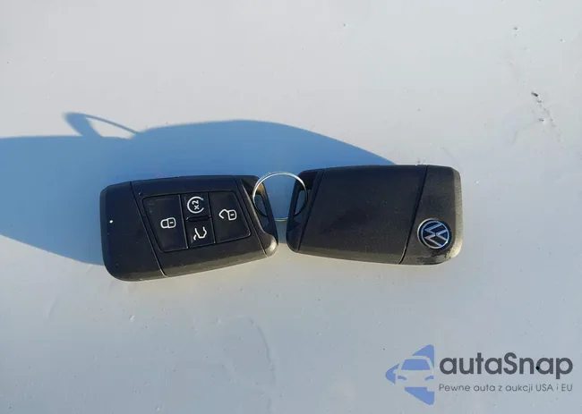 3VV8B7AX2RM040769: 43909482