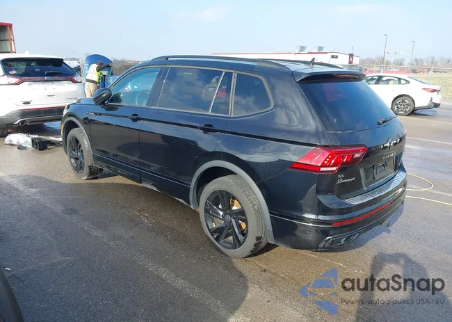 3VV8B7AX2RM040769: 43909482