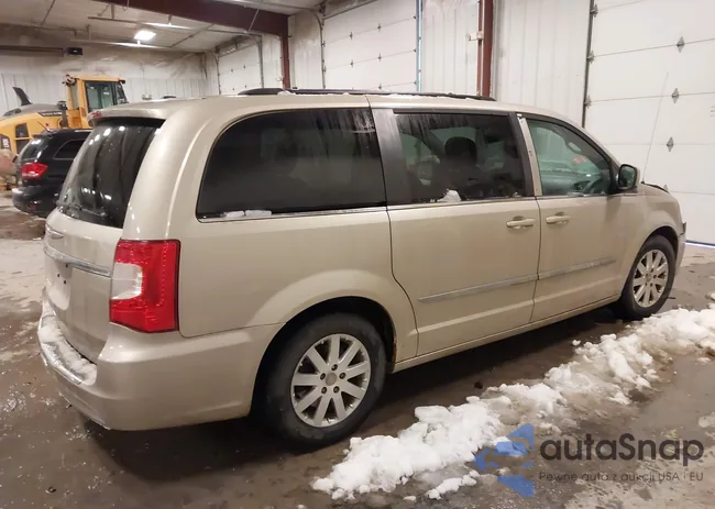 2C4RC1BG9FR551864: 43909582