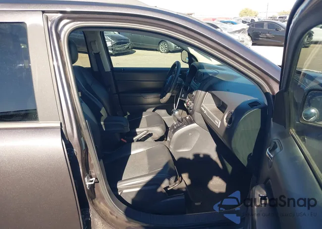 1C4NJCBA1ED818962: 43910868