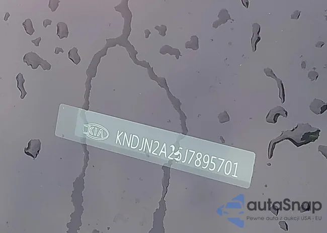 KNDJN2A26J7895701: 43910978