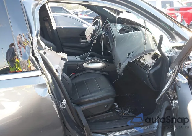 4JGFB4JB1NA637844: 43911101