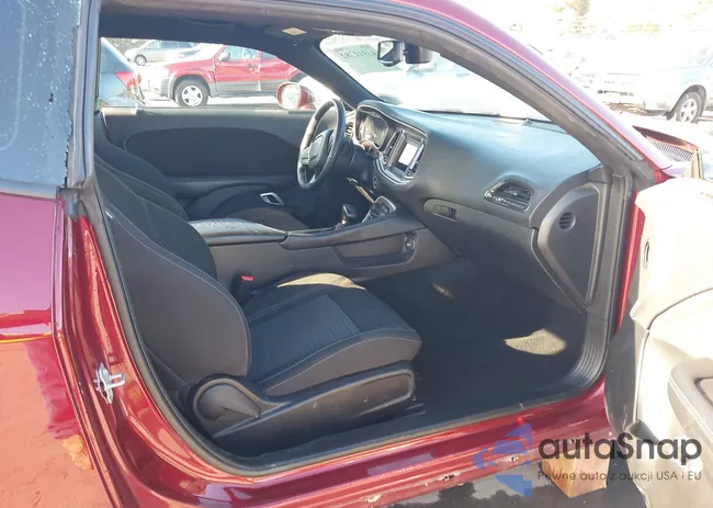 2C3CDZAG6NH185308: 43911382