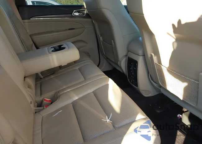 1C4RJFBG9JC258051: 43911386