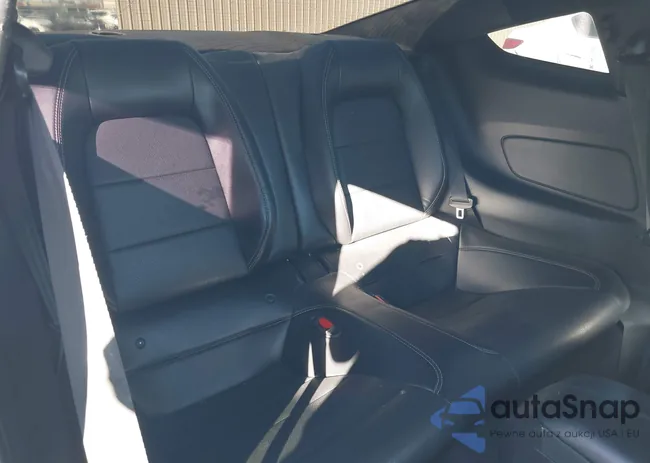 1FA6P8TH1M5141907: 43910563