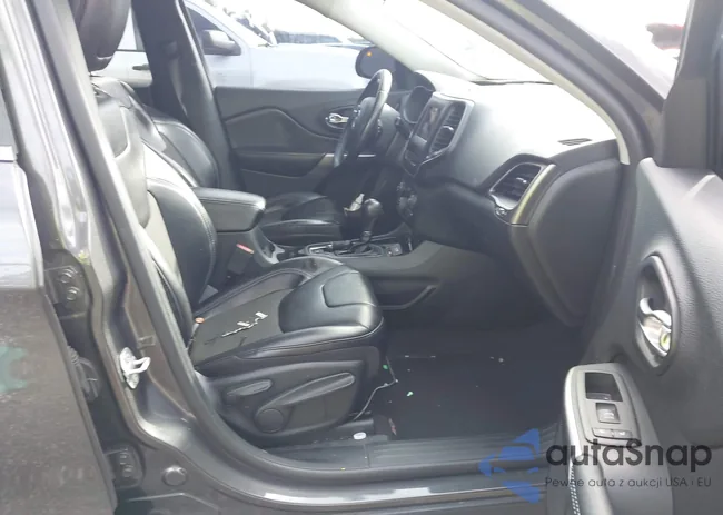 1C4PJLLB2LD586191: 43911849