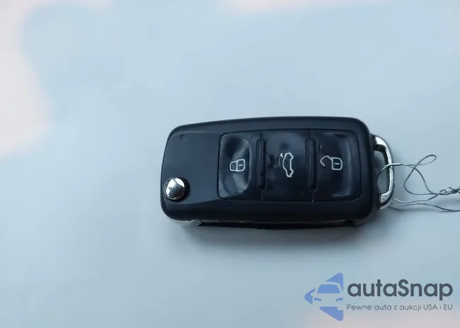 3VWJP7AT1CM613065: 43912312