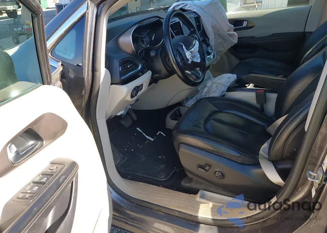 2C4RC1EG6KR738565: 43912320