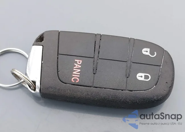 3C4PDCBG9HT533820: 43911765