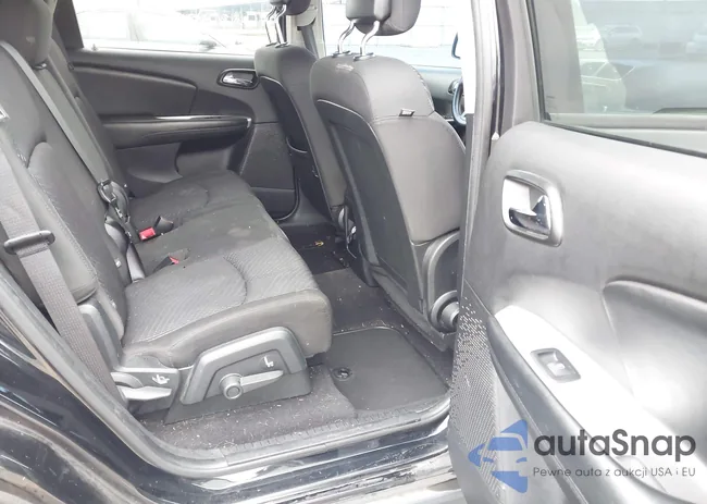 3C4PDCBG9HT533820: 43911765