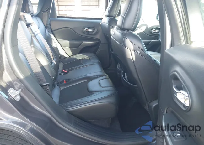 1C4PJLLX5KD143351: 43911782