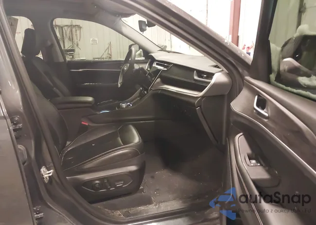 1C4RJKBG3P8855796: 43911789