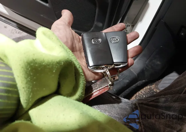 JM3TCBAY2P0635985: 43912926