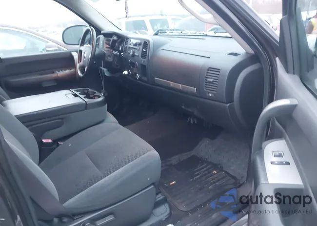 2GCEC13J581333091: 43912952