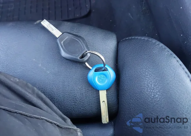 WBAET37472NH00885: 43913172