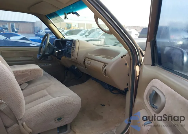 1GCFC24K2SZ215502: 43913286