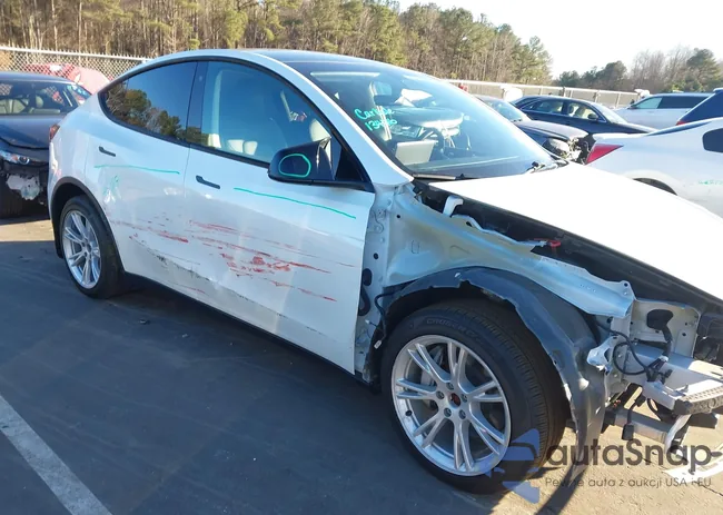 5YJYGDEEXLF026315: 43913932