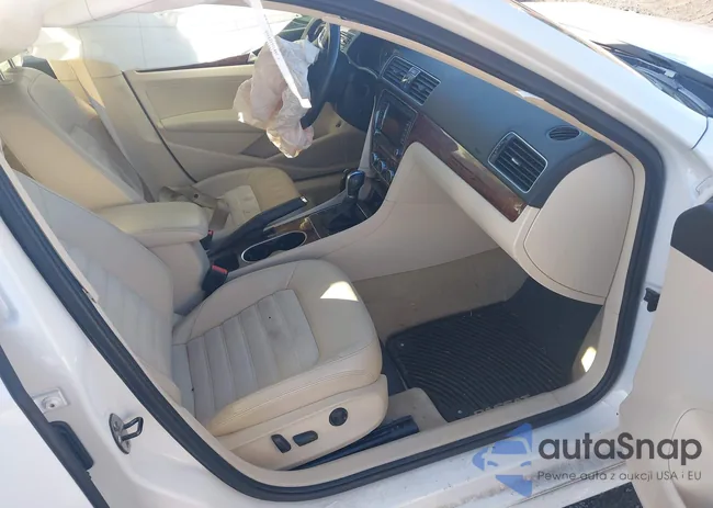 1VWCN7A33DC145843: 43913566