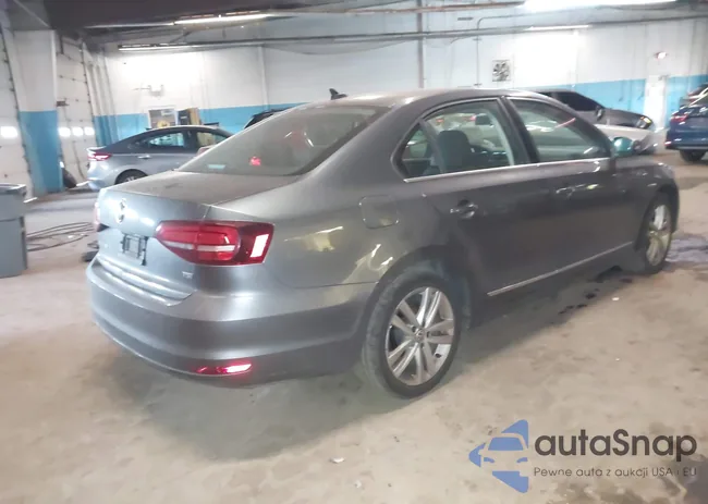 3VWL17AJ1HM394379: 43913596