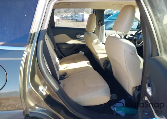 1C4PJLCB5GW149277: 43913636