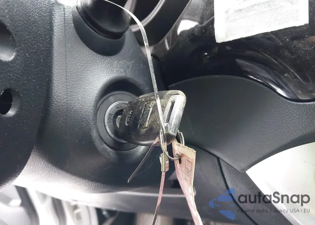 KNADM4A38G6641911: 43913641