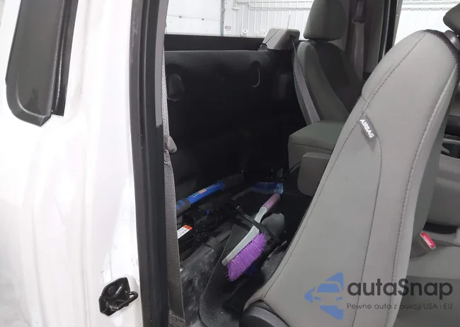 1FTMF1EB5JKE26224: 43915279