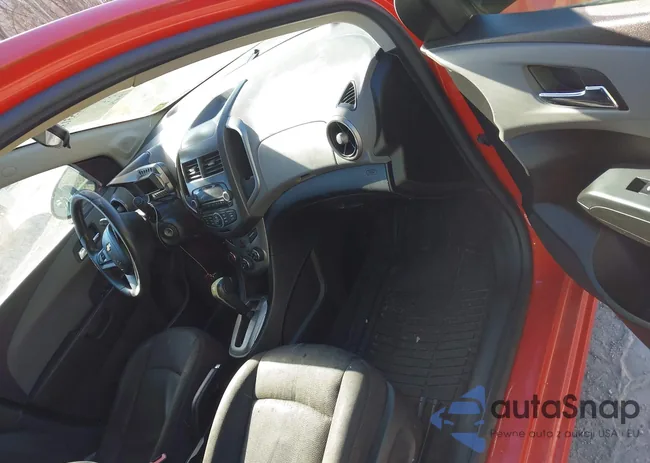 1G1JC6SH2C4137111: 43915313