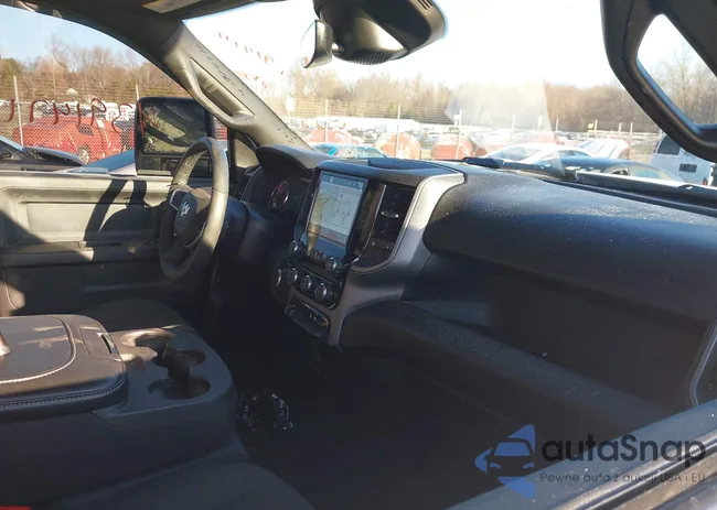 3C6UR5CJ3RG142139: 43914711