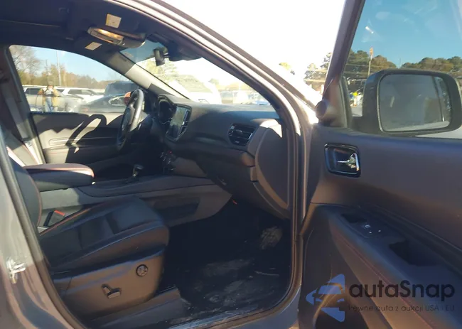 1C4SDJCT1PC695865: 43914774