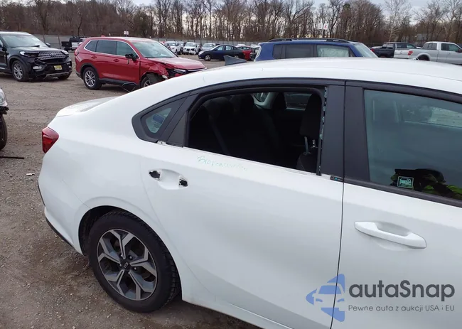 3KPF24AD2ME272656: 43915906