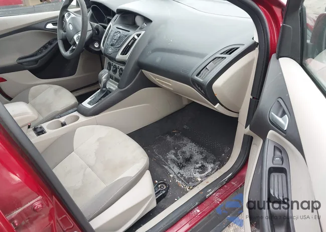 1FADP3F22DL323547: 43915971