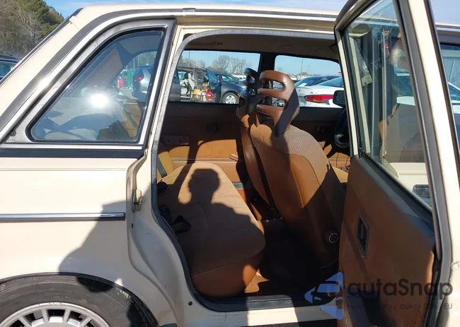 YV1AX8840H1232586: 43915402