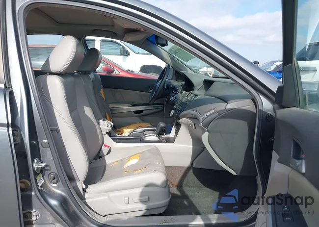 1HGCP36868A048133: 43915404