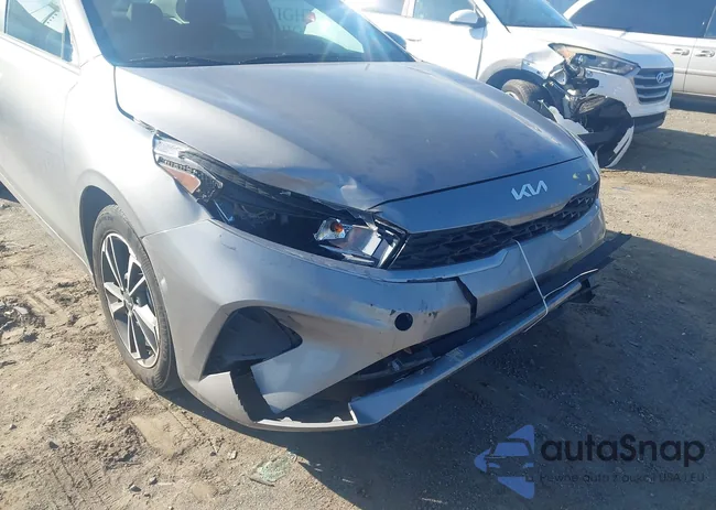 3KPF24AD4RE727675: 43915450