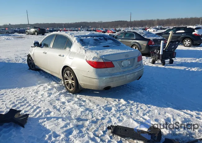 KMHGC4DF9BU113836: 43915597