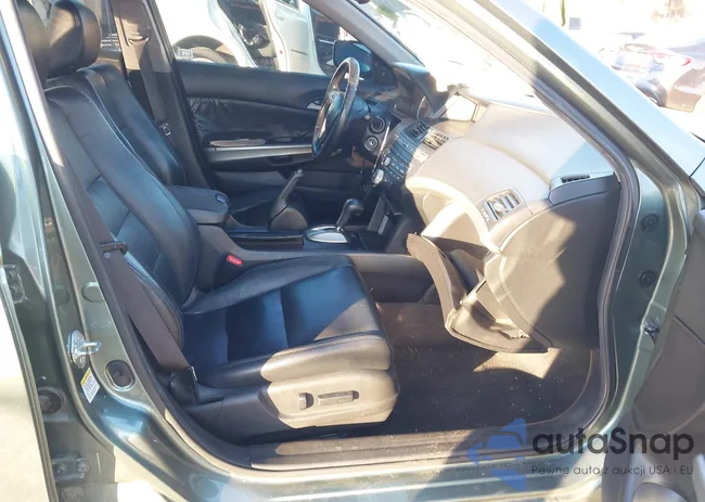 1HGCP3F83AA010932: 43915674