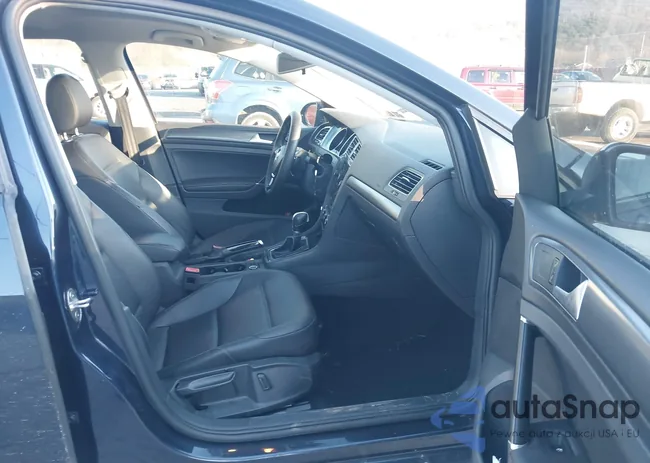 3VWG17AU7JM264317: 43917080