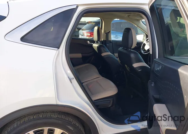 1FMCU9DZ8LUB85860: 43917152