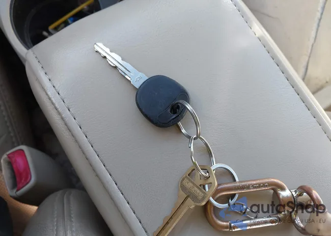 1G6DM577840106758: 43917242