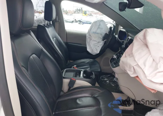 2C4RC1BG2JR233657: 43917319