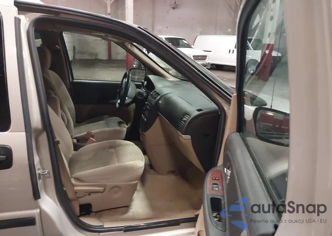 1GNDV23W58D158666: 43916582