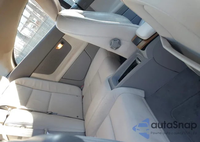 YV1MC67268J040800: 43917806