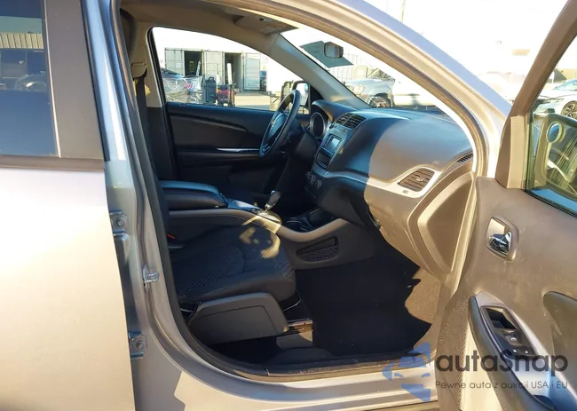 3C4PDCAB0JT241873: 43917845