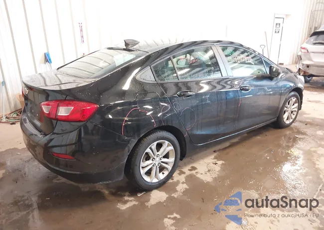 1G1BC5SM5K7132526: 43917972