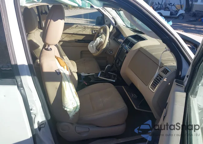 1FMCU0EG8BKB73159: 43918052