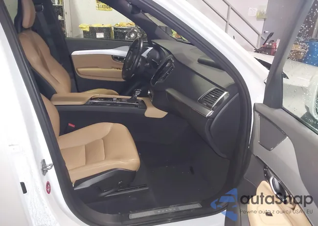 YV4102XK3H1116979: 43918080