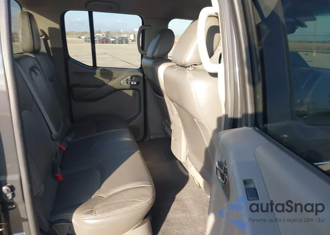 1N6AD0ER5CC440876: 43918240