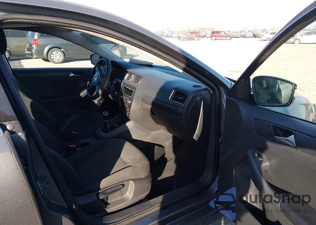 3VW1K7AJ3DM211451: 43917482